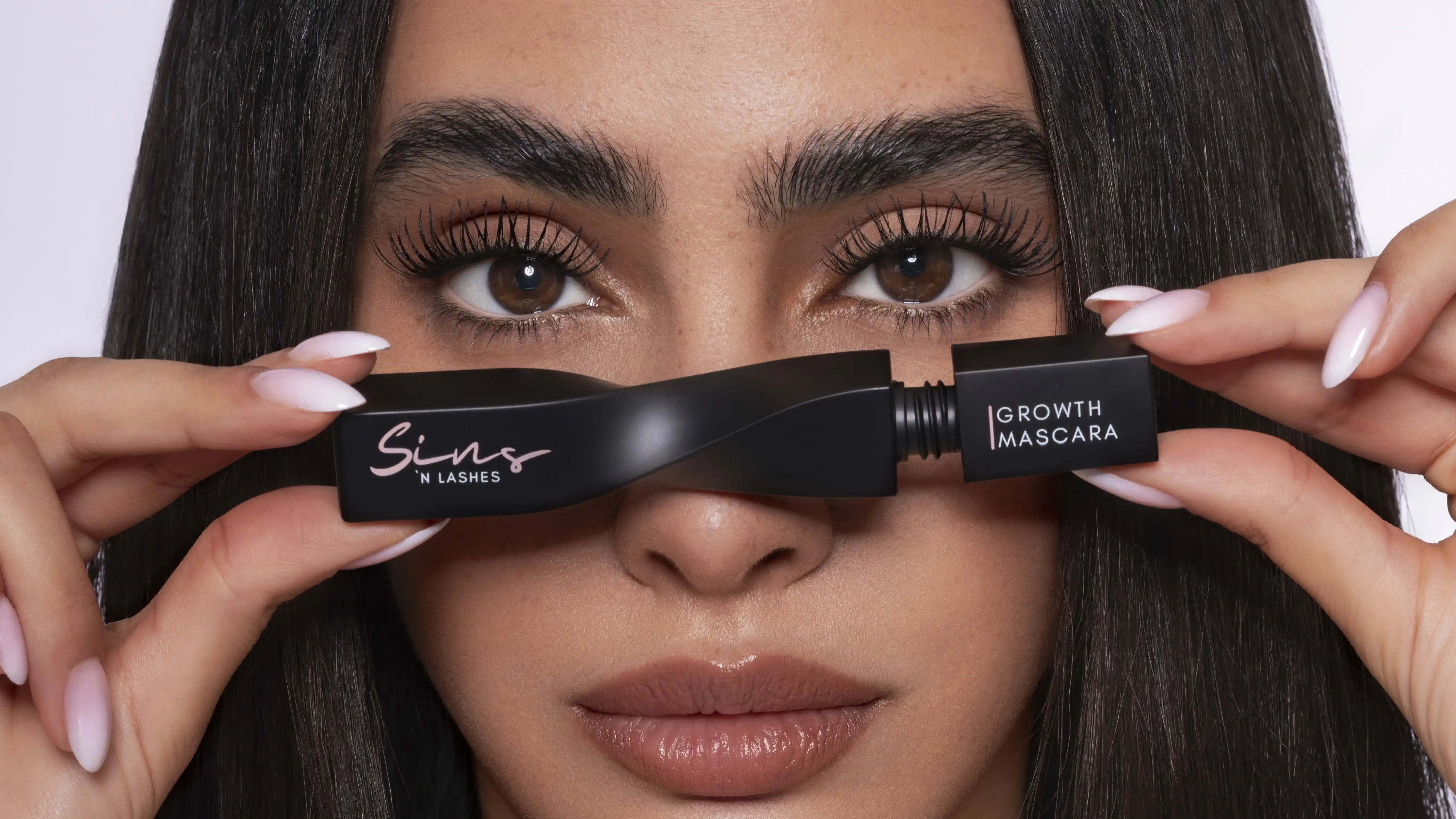 Growth Mascara und Serum im Test: Beschleunigung des Wimpernwachstums